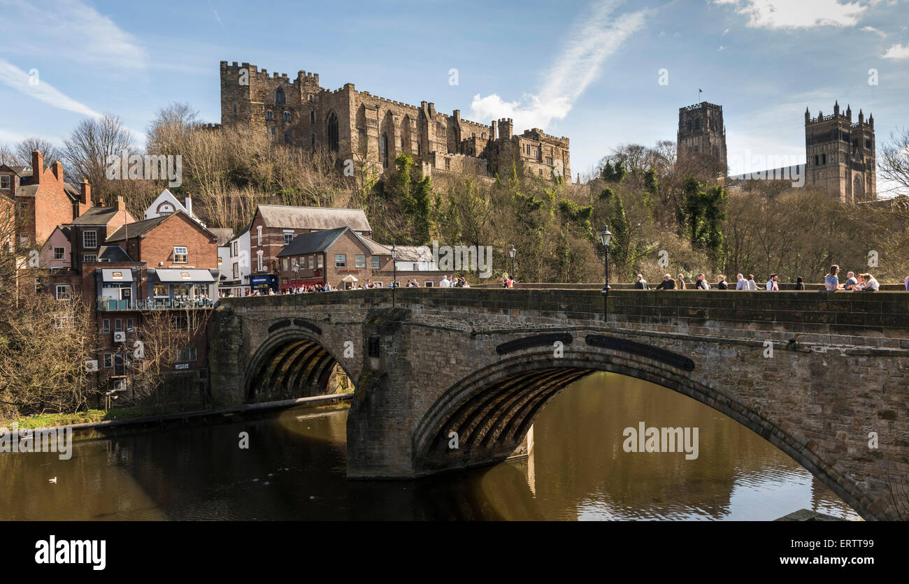 Durham Castle and Cathedral overlooking Framwellgate Bridge over the River Wear, Durham, County Durham, England, UK Stock Photo