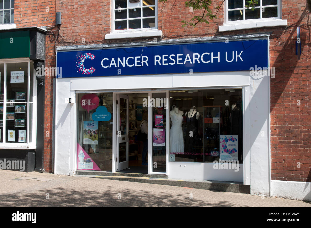 Cancer research shops hi-res stock photography and images - Alamy
