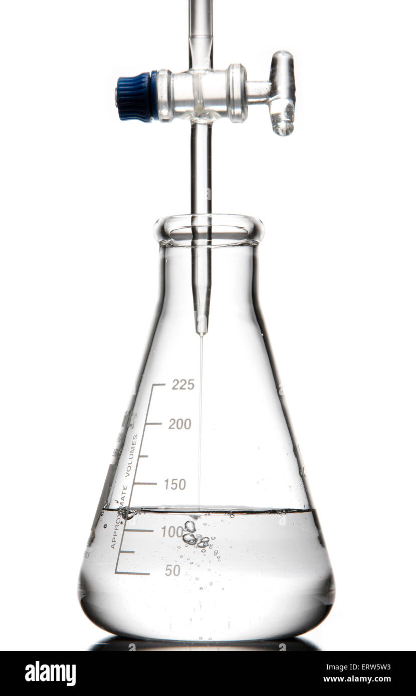 Titration with HCl being added to NaOH and phenolphthalein. First in a series of three.  See also: ERW5HR, ERW5W8 Stock Photo