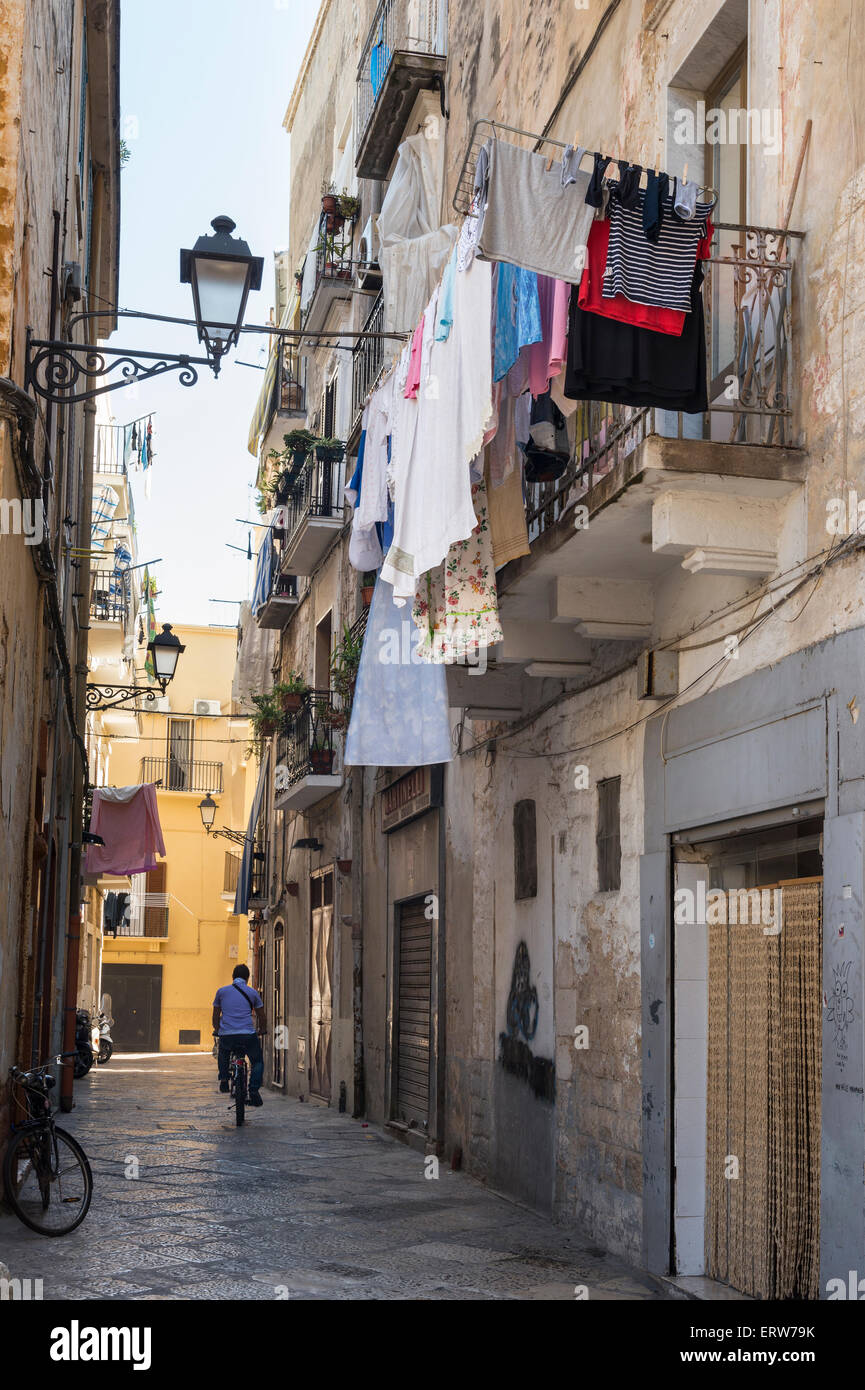 A  backstreet in Barivecchia, Bari old town, Puglia, Southern Italy. Stock Photo