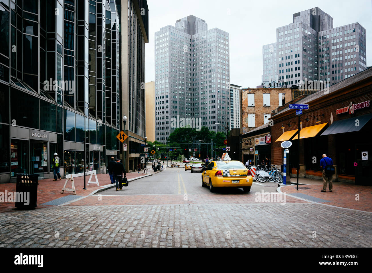 Forbes Avenue, in downtown Pittsburgh, Pennsylvania Stock Photo Alamy
