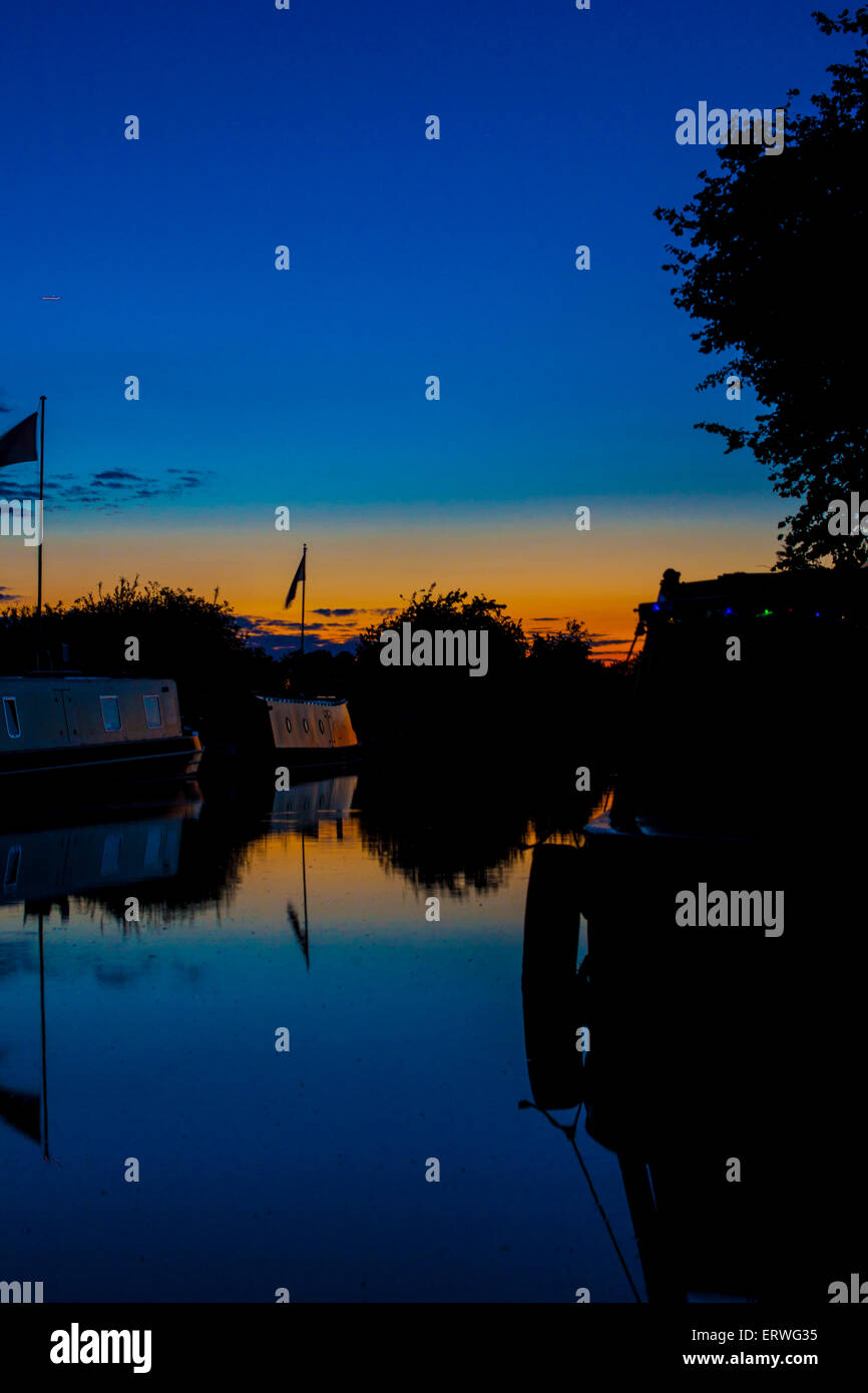 Sunset at Cowroast Lock on the Grand Union Canal Stock Photo