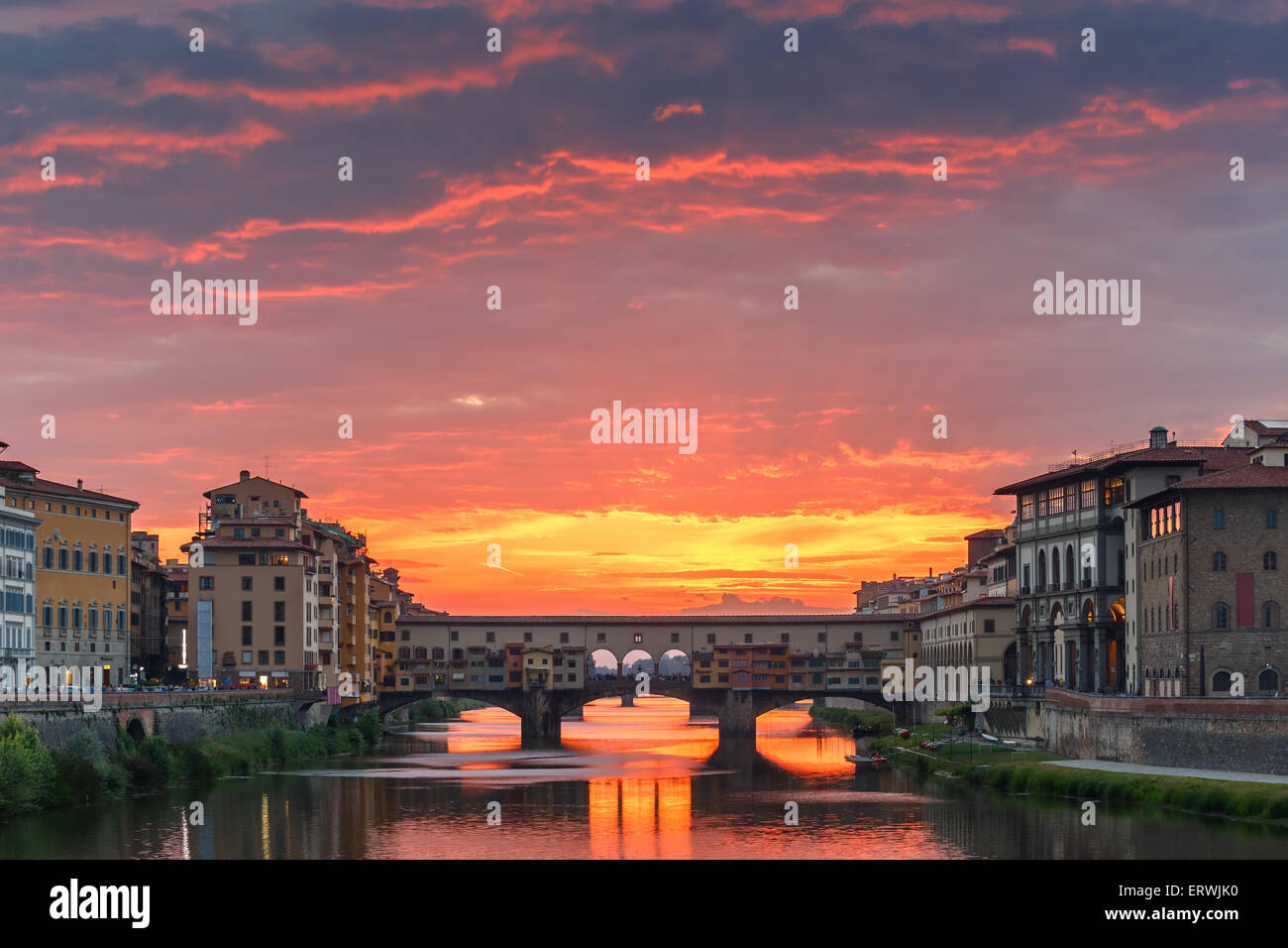 Arno And Ponte Vecchio At Sunset Florence Italy Stock Photo Alamy Arno And Ponte Vecchio At Sunset Florence Italy Stock Photo Alamy