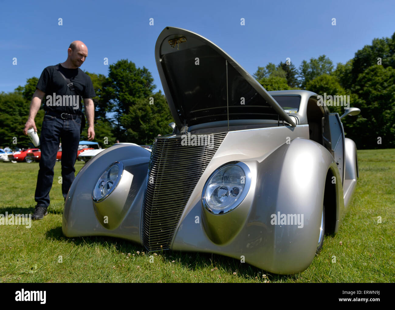 Old Westbury, New York, United States. 7th June 2015. A visitor looks