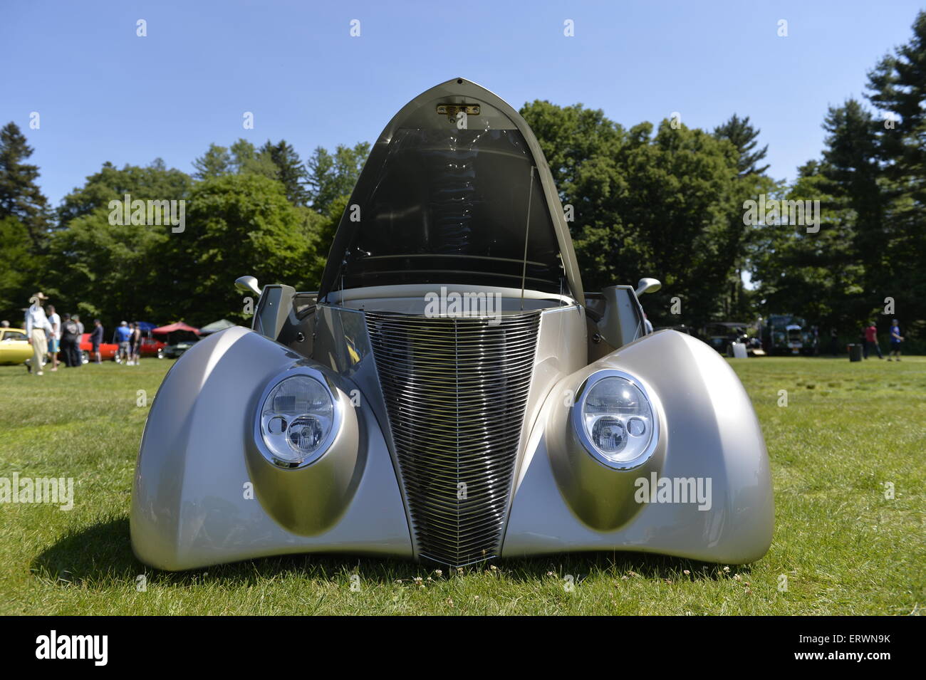 Old Westbury, New York, United States. 7th June 2015. An ultra low to