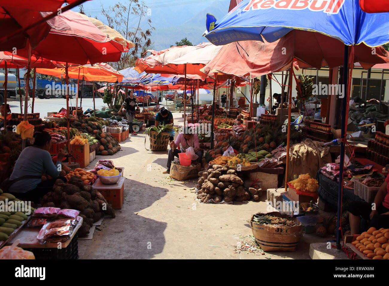 Market in Yunnan China Stock Photo - Alamy