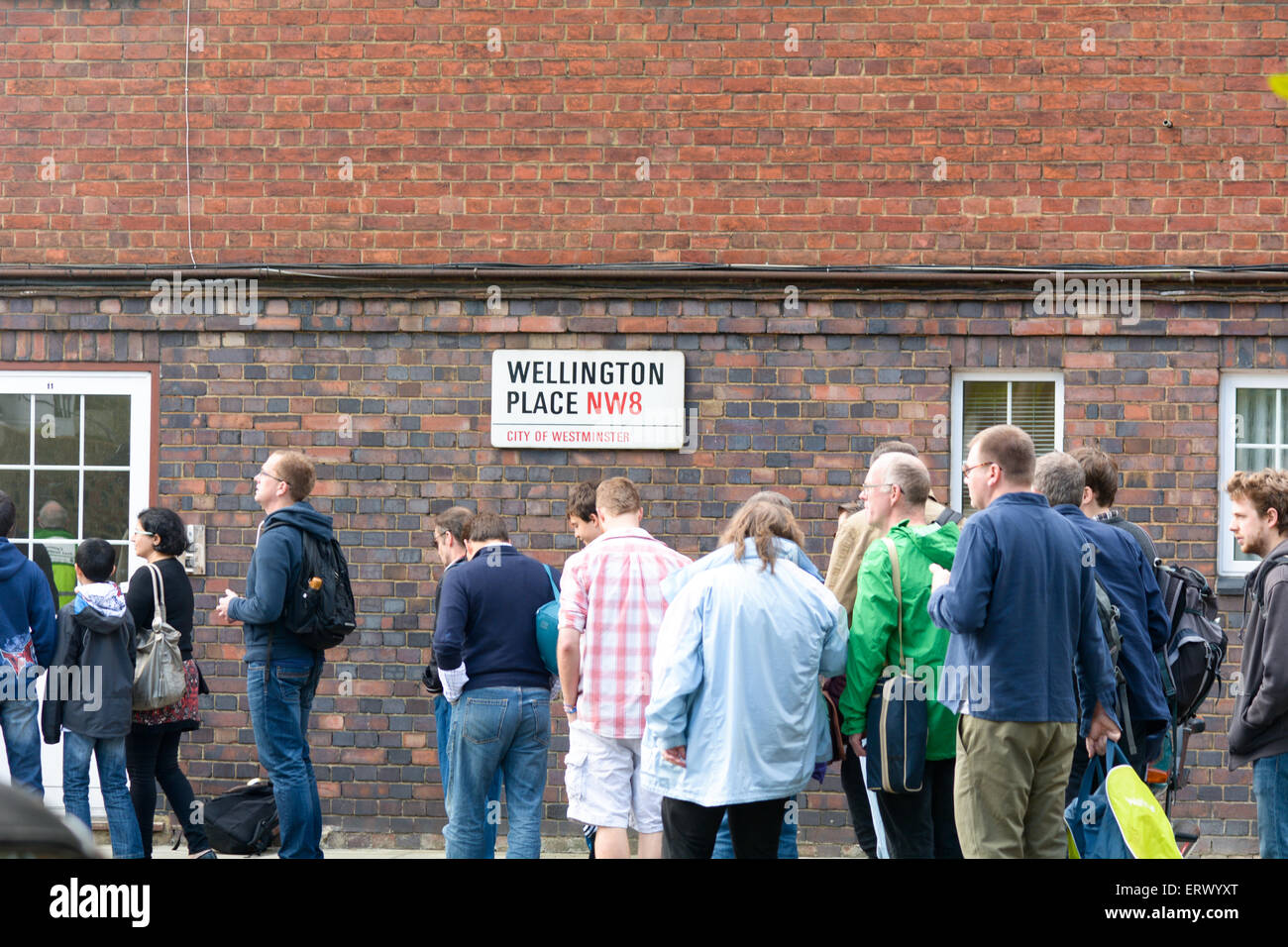Test match queues at lords hi-res stock photography and images - Alamy