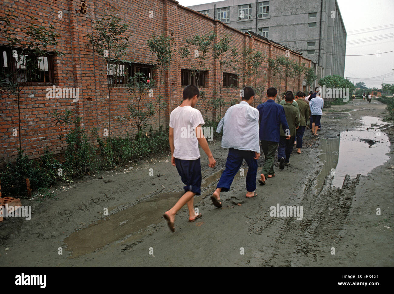 Chinese youth prisoners in Chengdu Youth Detention Center dormitory, 1980s Stock Photo