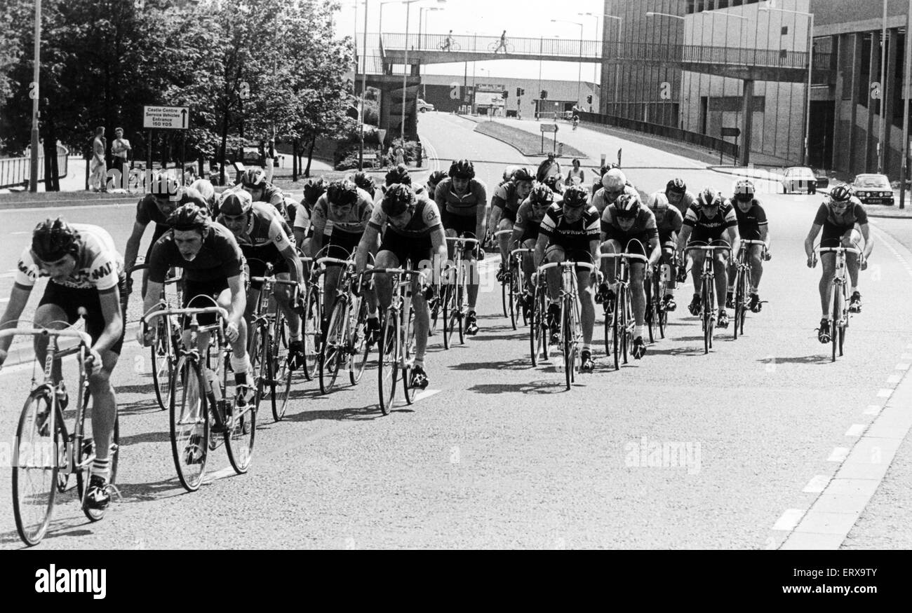 It's all set for a blanket finish as the riders in the Oxbridge Hotel