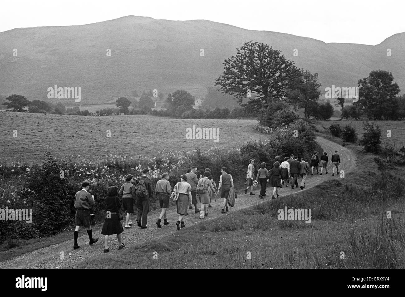 People on a holiday with 'Holiday Fellowship', which organised walking and outdoor holidays. Newlands, Lake District, Cumbria, August 1947. Stock Photo