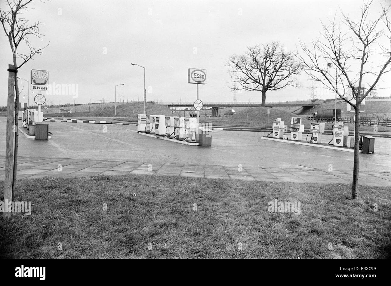 Fuel Shortages, Corley, Birmingham, Tuesday 4th December 1973. No Petrol. Forecourt Empty Stock Photo