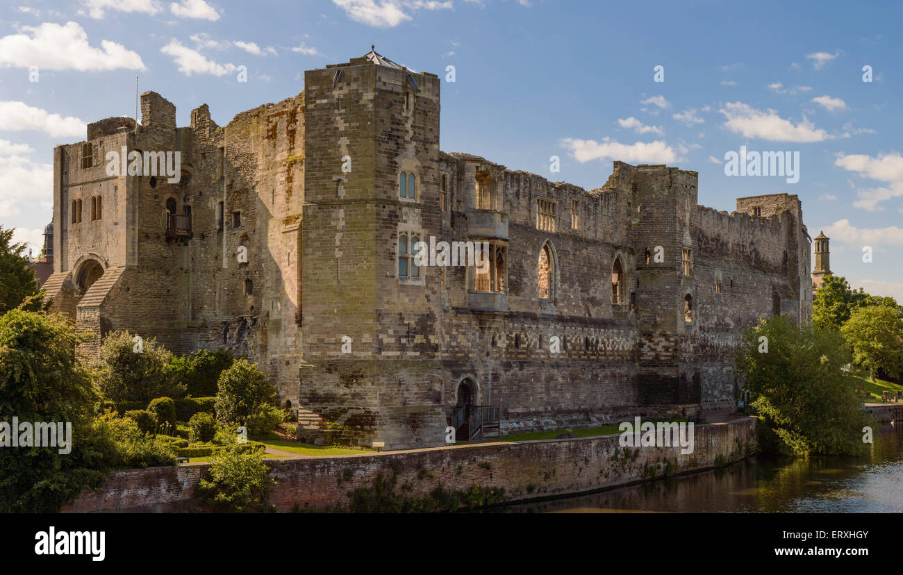 The exterior structure and ancient walls of Newark Castle. In Newark On Trent, Nottinghamshire, England. Stock Photo