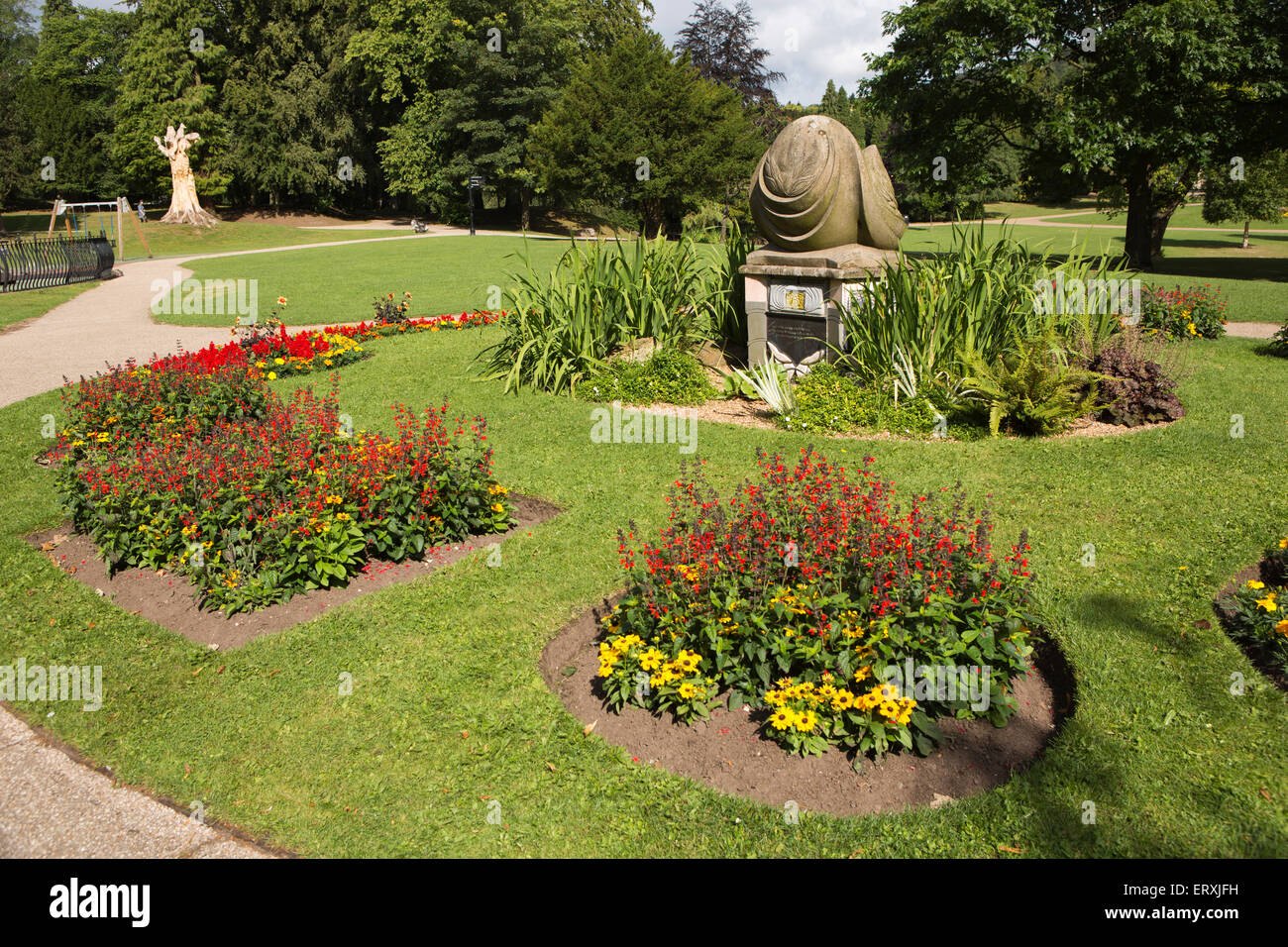 UK, England, Derbyshire, Buxton, Pavilion Gardens, Lew Mounsey memorial sculpture, by Sarah Brindley Stock Photo