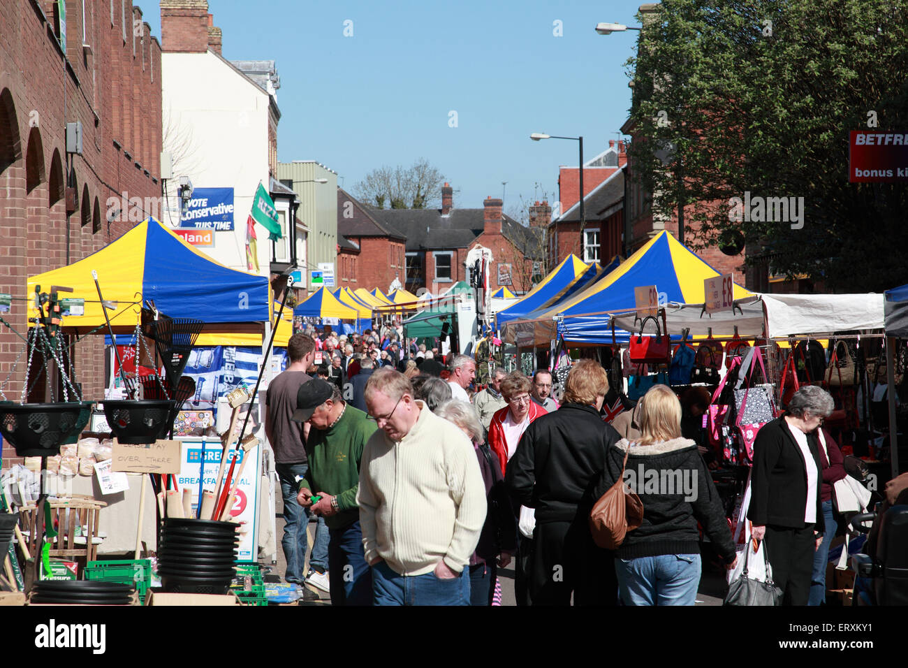 The busy Wednesday street market in Market Drayton, Shropshire Stock