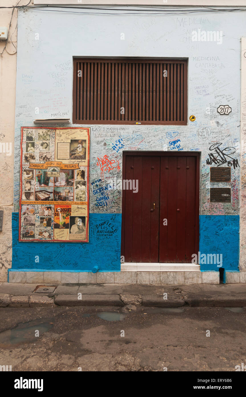 Elk224-1433v Cuba, Havana Vieja, Bodegita del Medio, graffiti wall Stock Photo