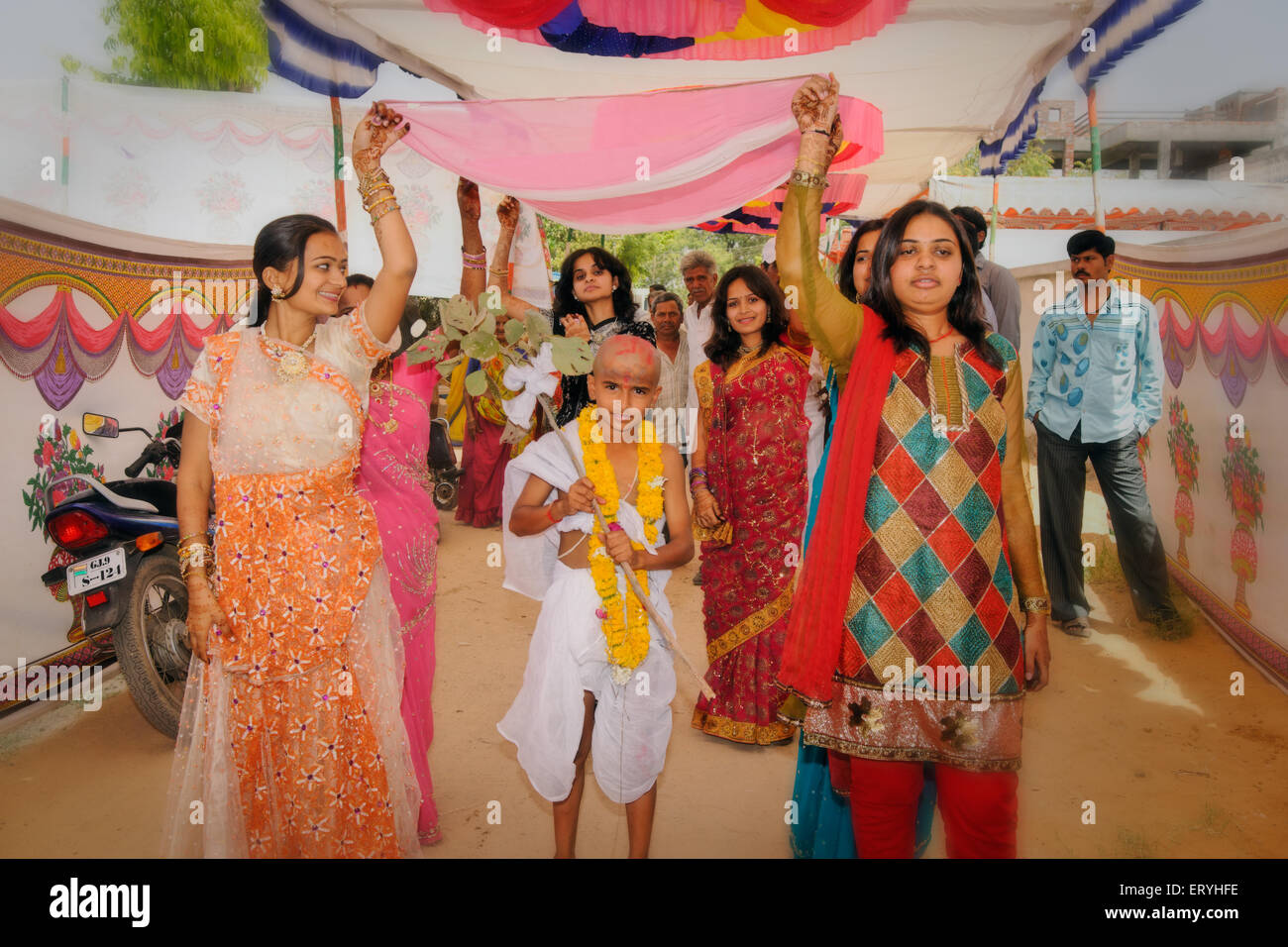 Religion in gujrat india hires stock photography and images Alamy