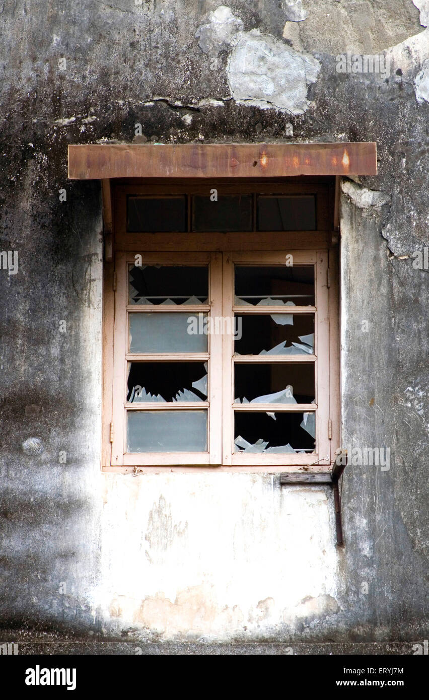 Windows broken by terrorists bomb attack near Nariman house in year ...