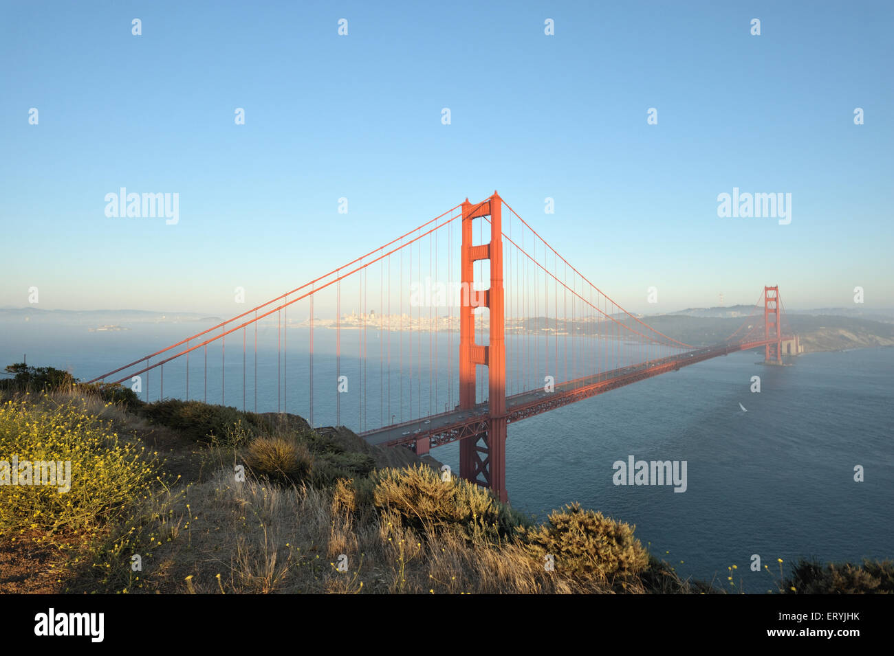 Golden gate bridge ; California connects San Francisco ; USA United States of America Stock Photo