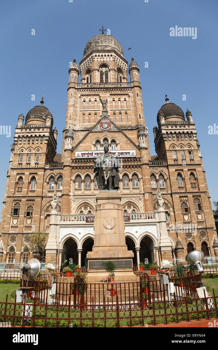 BMC building , Bombay Municipal Corporation , Brihanmumbai Municipal Corporation , statue of Sir Pherozeshah Mehta , Bombay , Mumbai , India , Asia Stock Photo