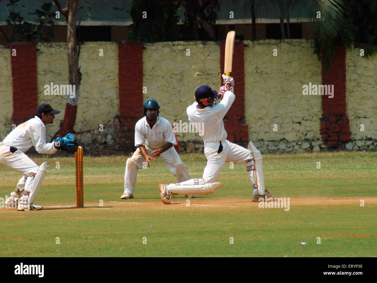 Cricket helmet hires stock photography and images Alamy