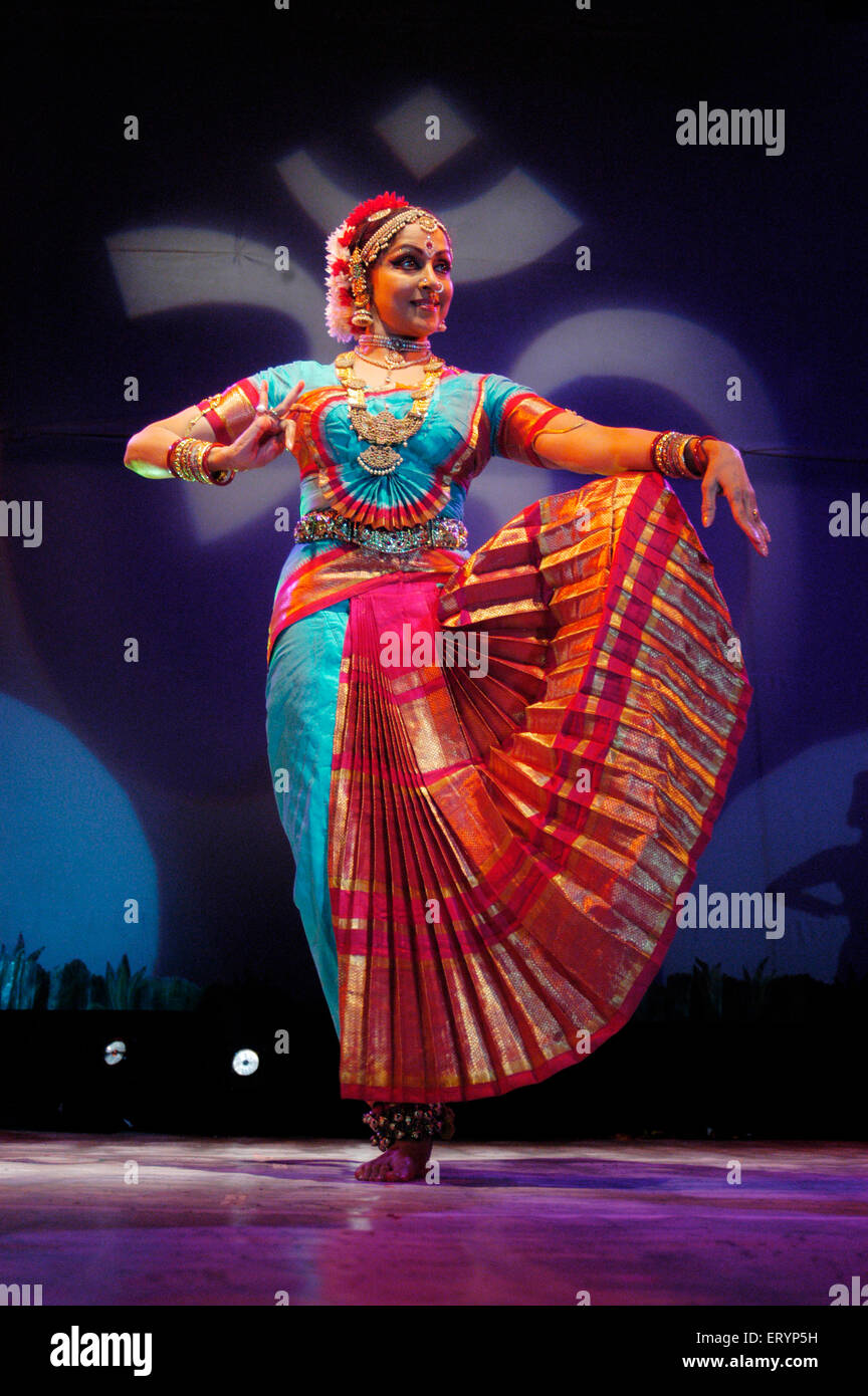 Bollywood actress and dancer choreographer Hema Malini dancing  Bharatnatyam piece called Shiva Panchakshari India Stock Photo