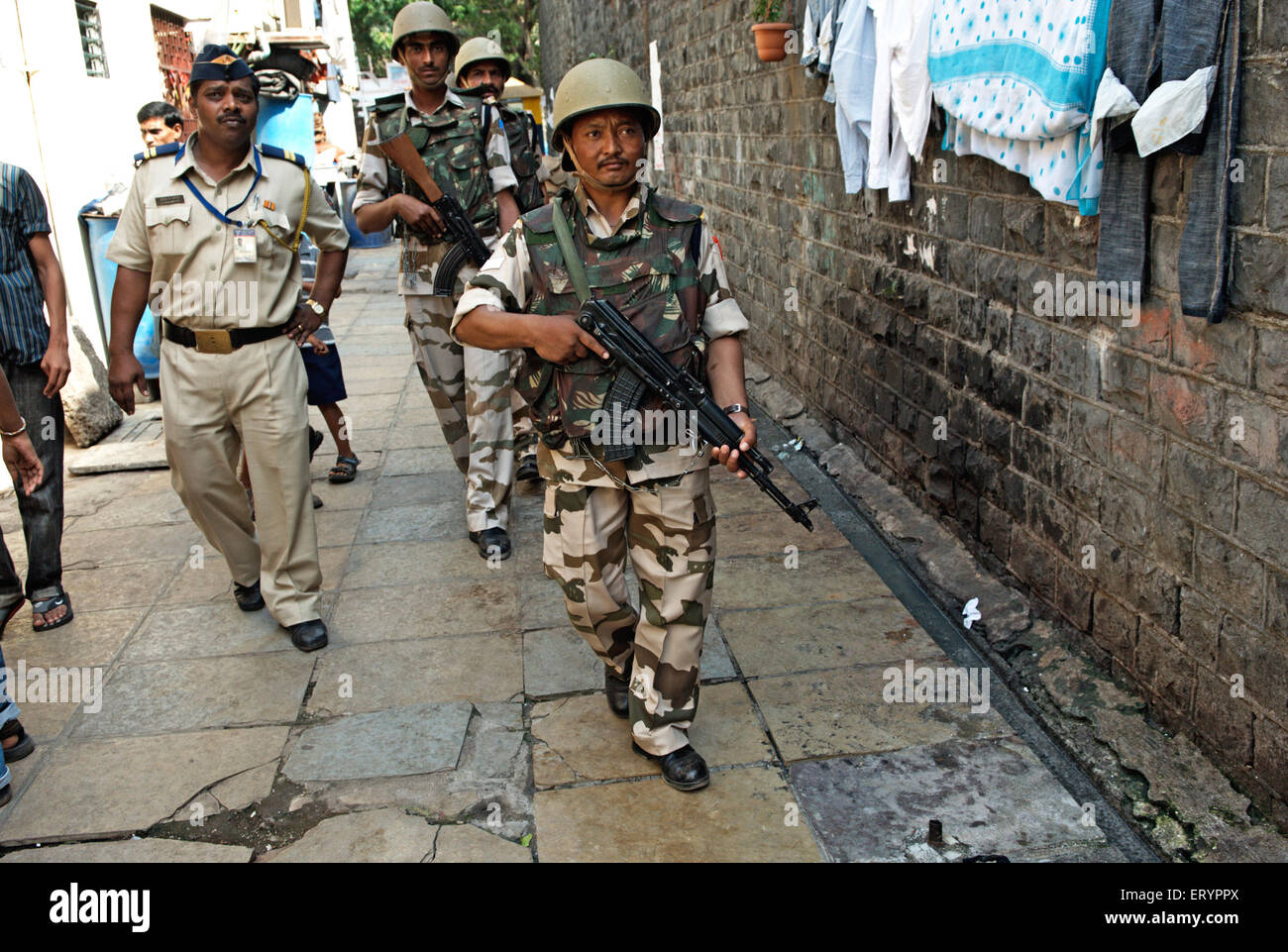 police and Indo Tibetan border force ITBF commandos at arthur road jail in Bombay Mumbai Stock Photo