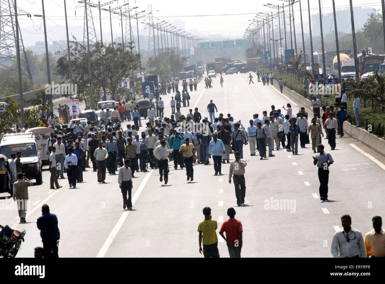 Bike accident , people protest , Eastern Express Highway , Bombay