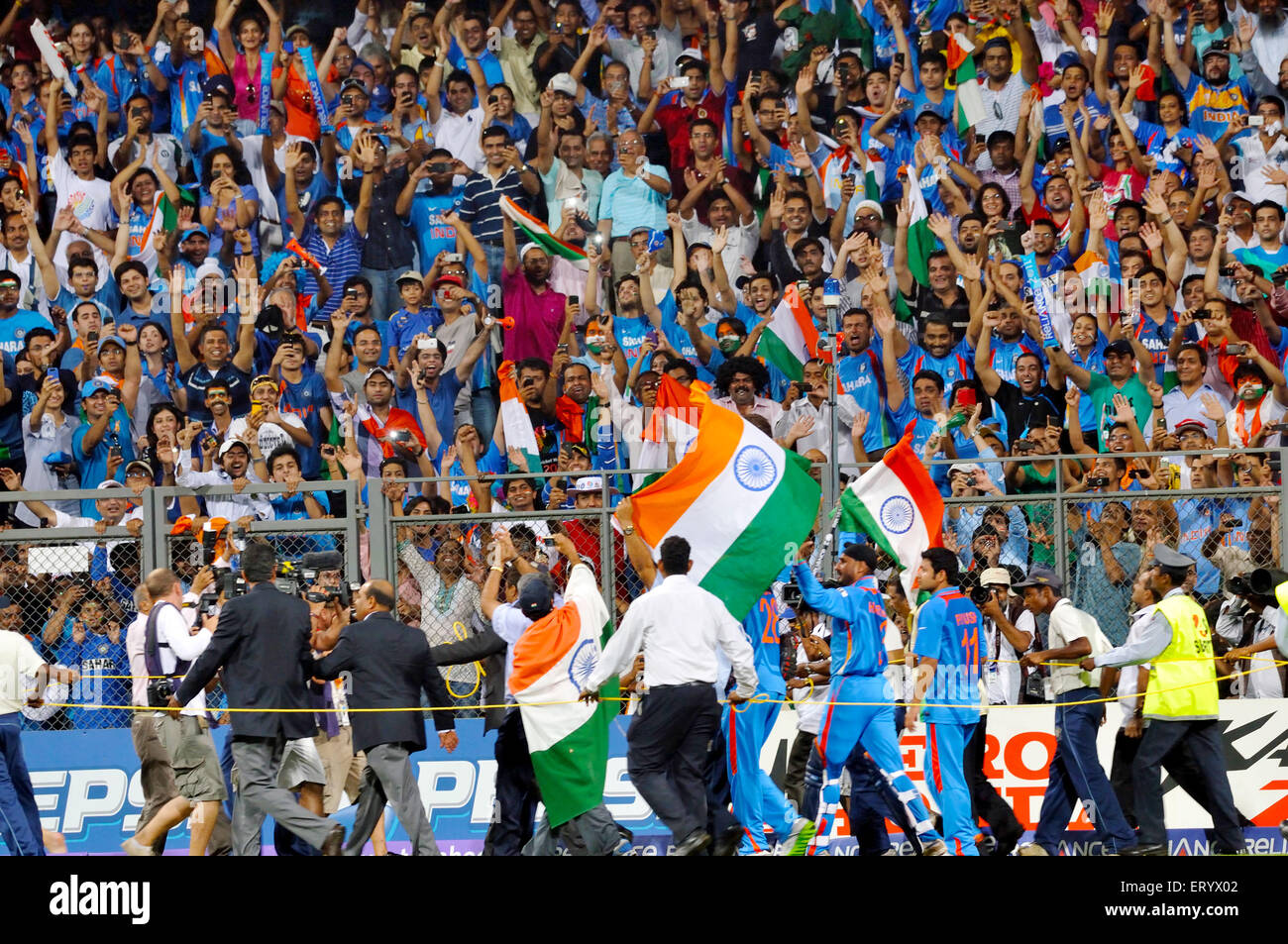 batsman Sachin Tendulkar teammates Sri Lanka ICC Cricket World Cup 2011 final played Wankhede Stadium Mumbai Stock Photo