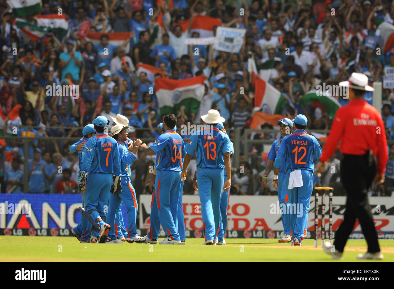 cricket team celebrate wicket Sri Lanka batsman Upul Tharanga ICC Cricket World Cup finals Wankhede stadium Mumbai Stock Photo