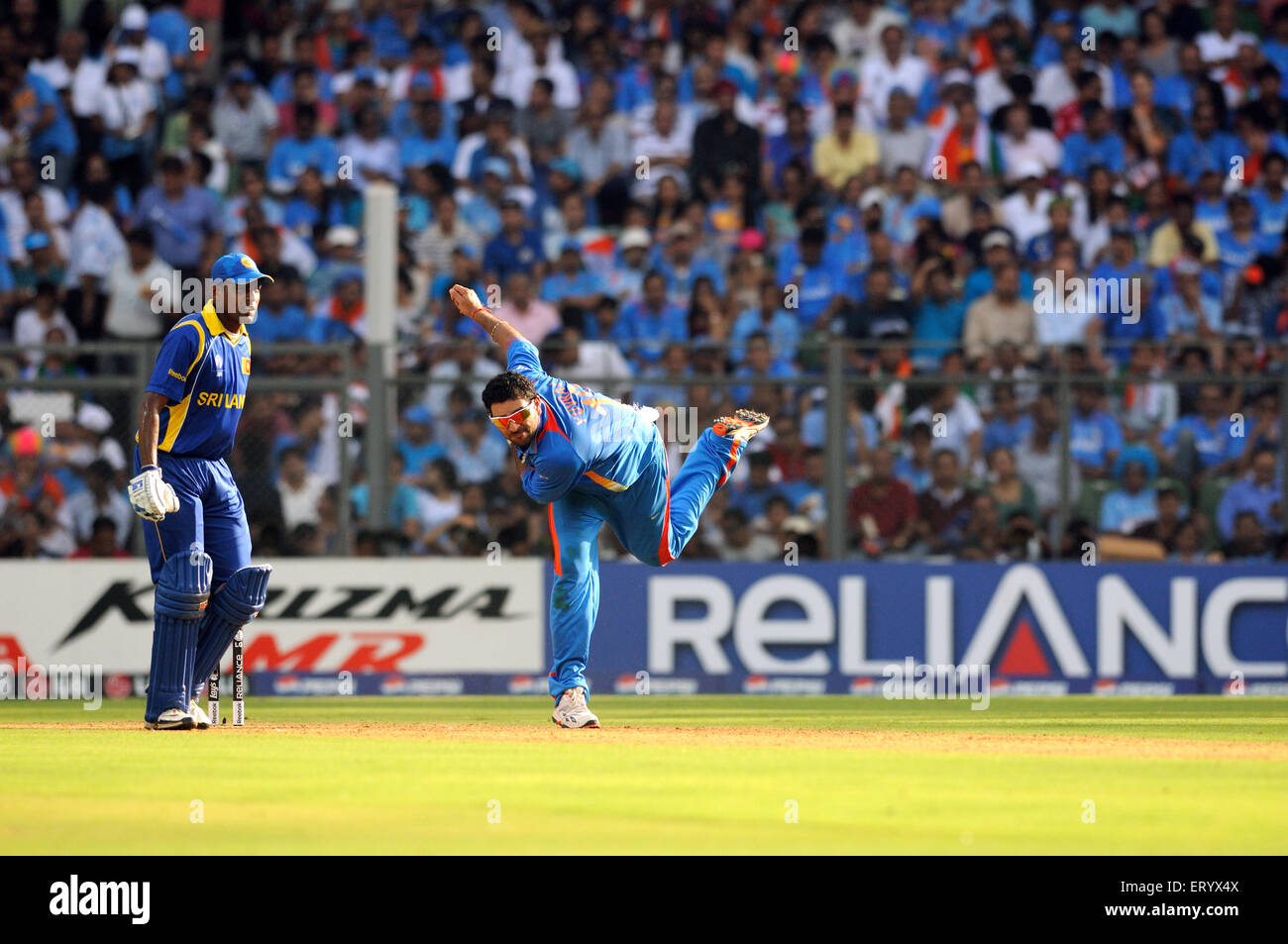 Sri Lankan batsman Thilan Samaraweera ICC Cricket World Cup finals Wankhede stadium Mumbai Stock Photo