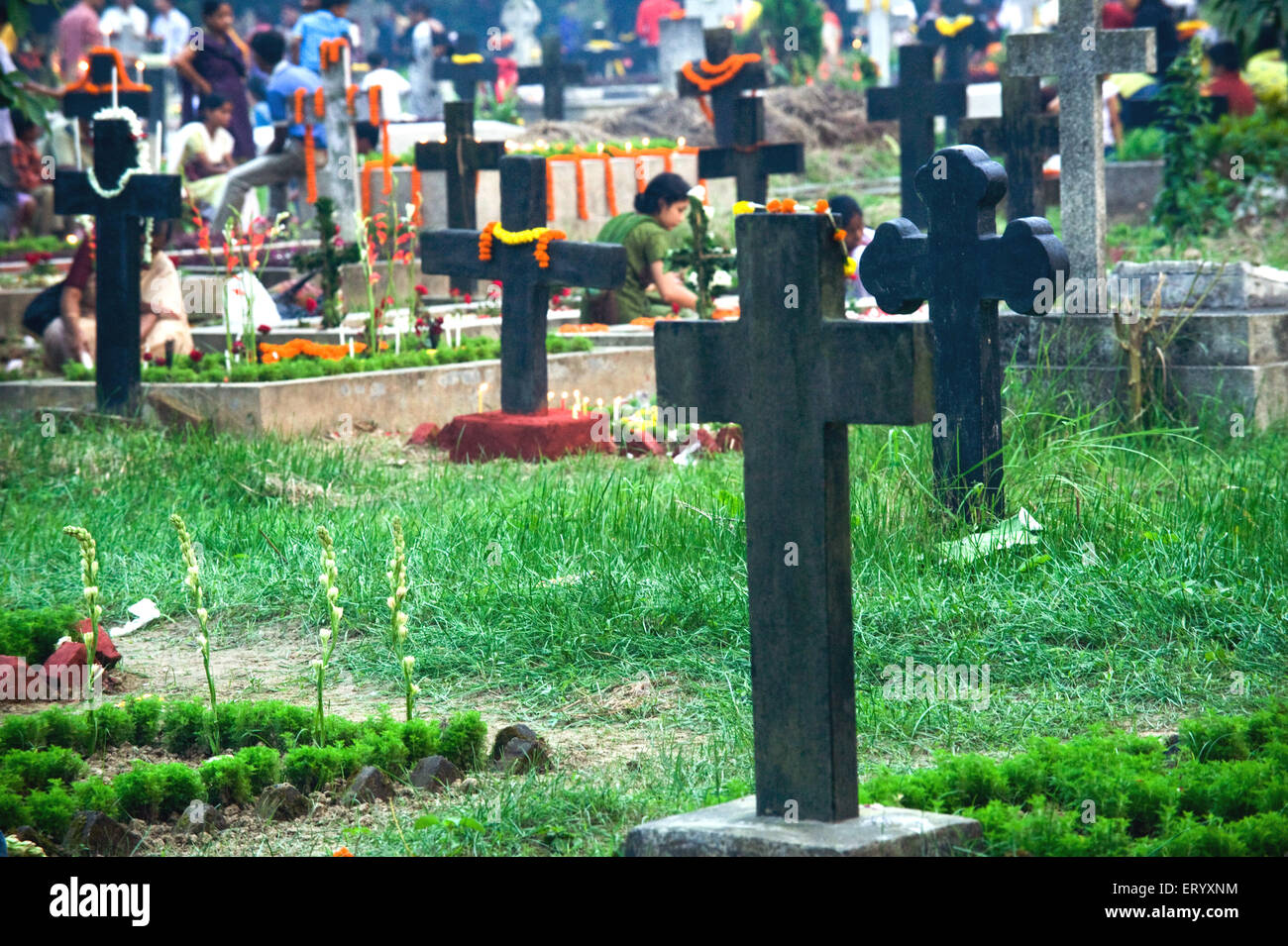 All Souls Day, Commemoration of All the Faithful Departed, Day of the Dead, Bhowanipore, Bhowanipur, cemetery, Calcutta, Kolkata, West Bengal, India Stock Photo