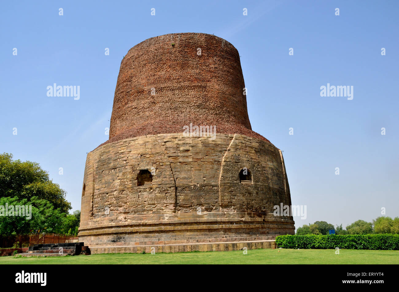 Dhamekh Stupa , Dhamek Stupa , Buddhist temple , Sarnath , Varanasi , Uttar Pradesh , India , Asia Stock Photo