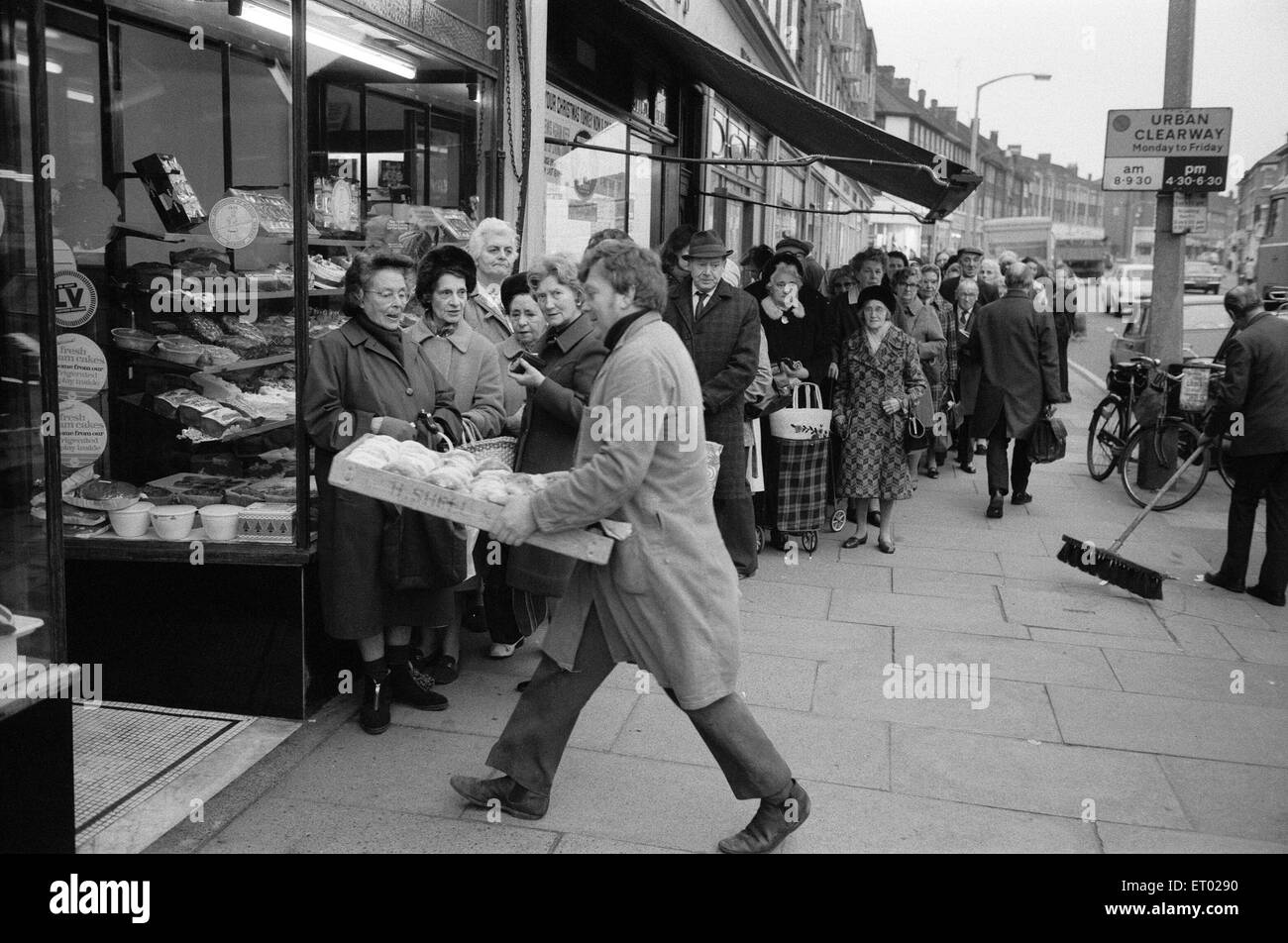 Bakers shop window Black and White Stock Photos & Images - Alamy