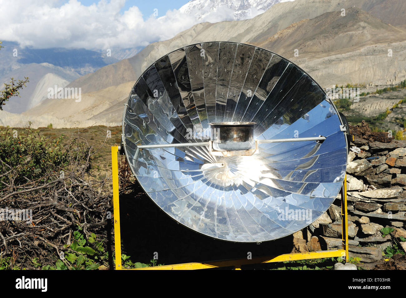 Solar cooker hires stock photography and images Alamy