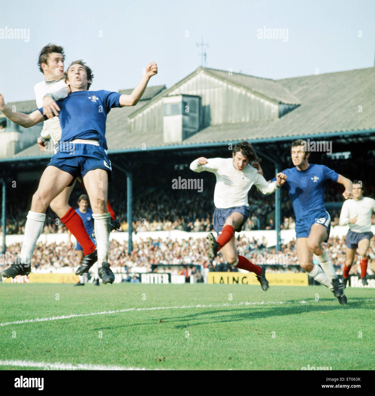 Chelsea 1 v Derby County 1, League Division One. Left to right, John O'Hare (Derby), Marvin Hinton (Chelsea), Roy McFarland (Derby), Peter Osgood (Chelsea). Stamford Bridge, 18th September 1971. Stock Photo