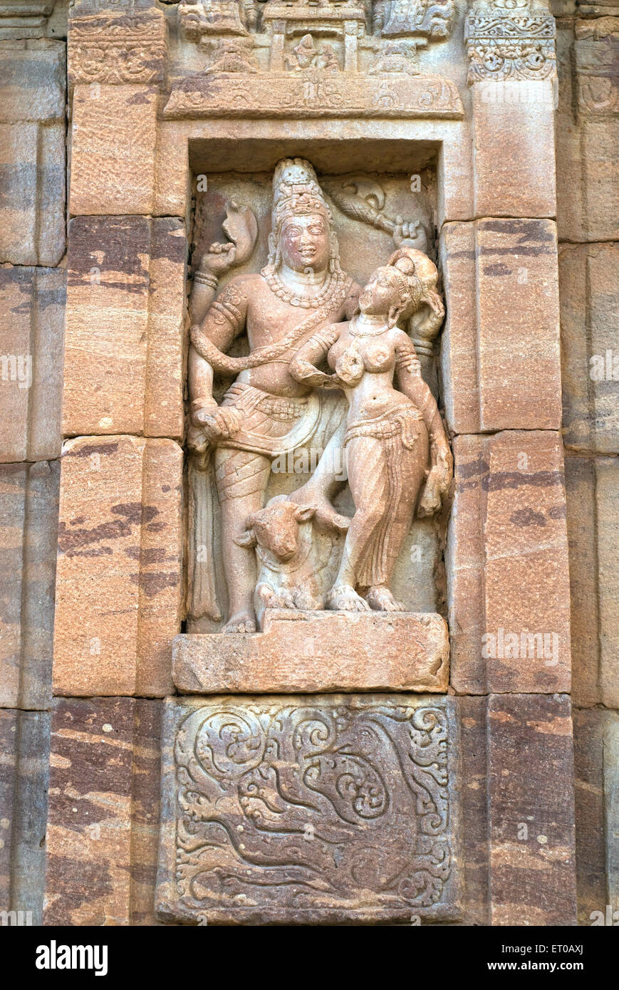 Shiva Parvati bull Nandi sculpture in Virupaksha temple is Dravidian