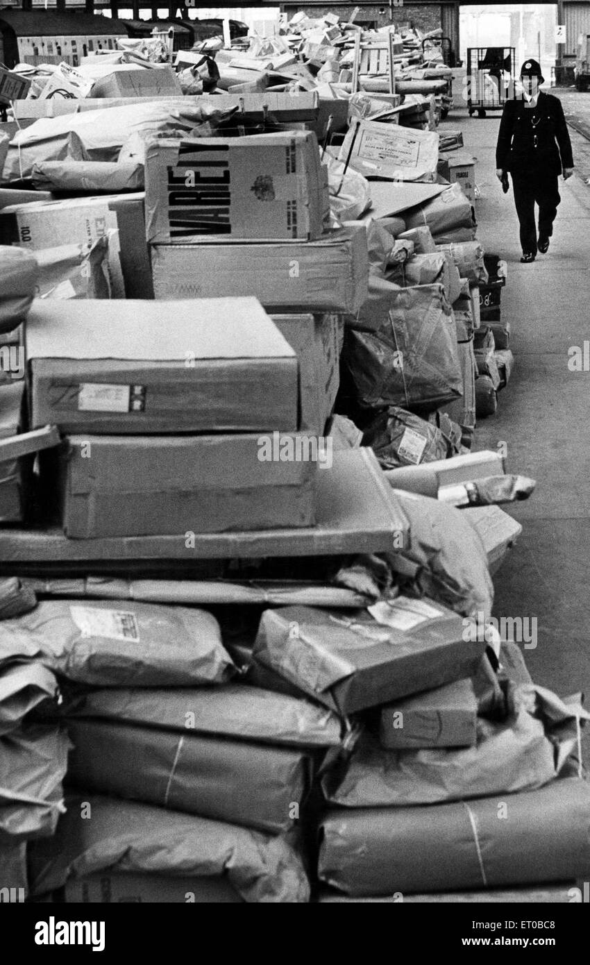 British Rail's giant parcels depot at Curzon Street Station, Birmingham, was reduced to 50 per cent capacity today as the guards' train dispute hit freight train services into the city. 21st October 1967. Stock Photo
