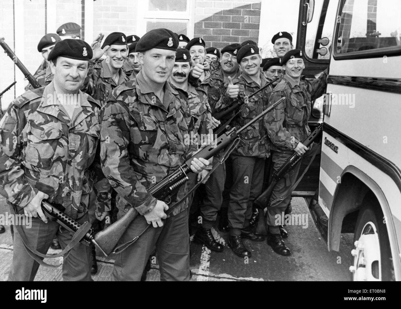 Members of B Compnay the 1st Battalion the Yorkshire Volunteers prepare to board the coach before travelling to Kent for two weeks intensive training.  19th September 1981. Stock Photo