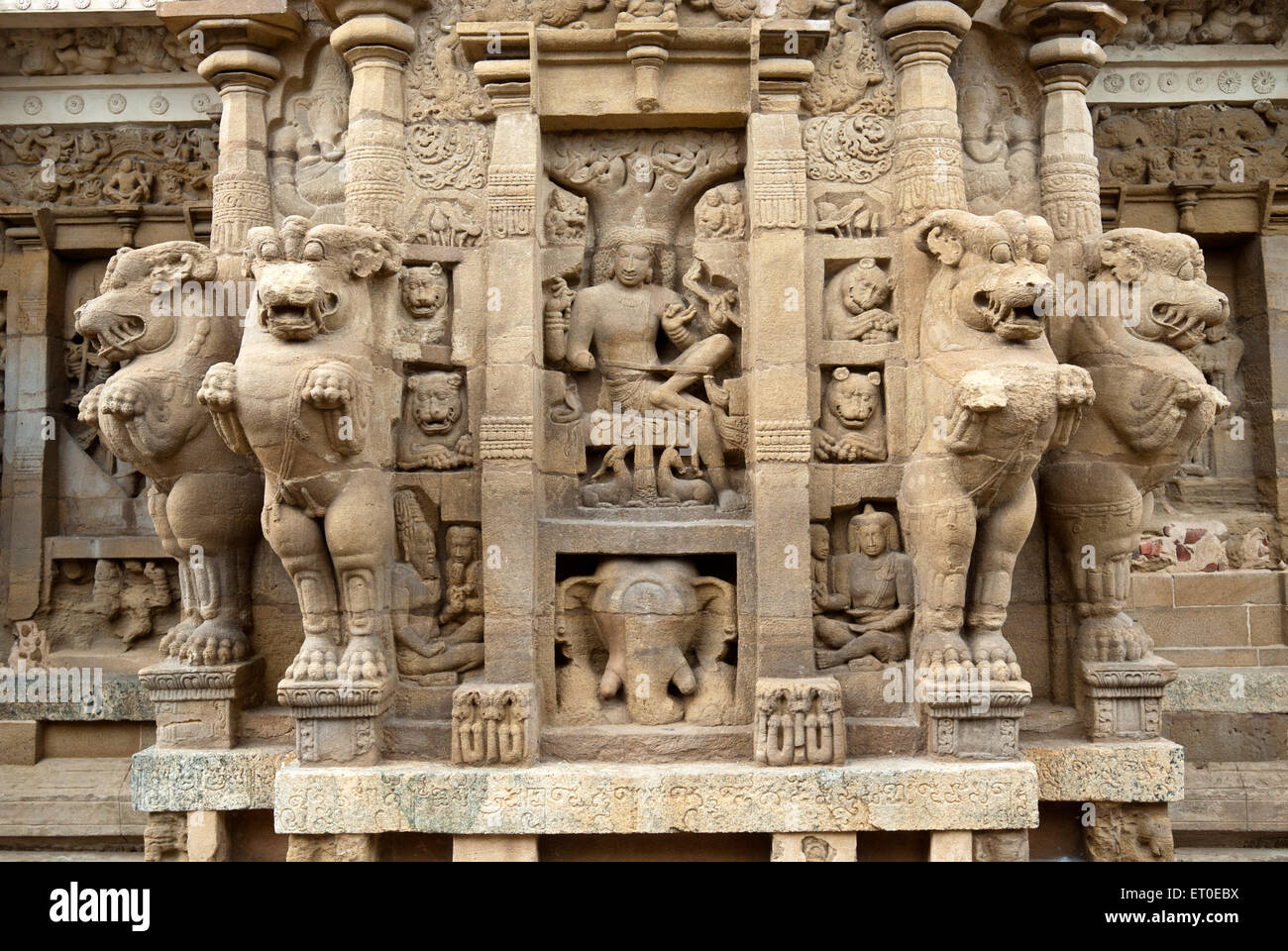 Lord Dakshinamurthy in Kailasanatha temple in ; Kanchipuram ...