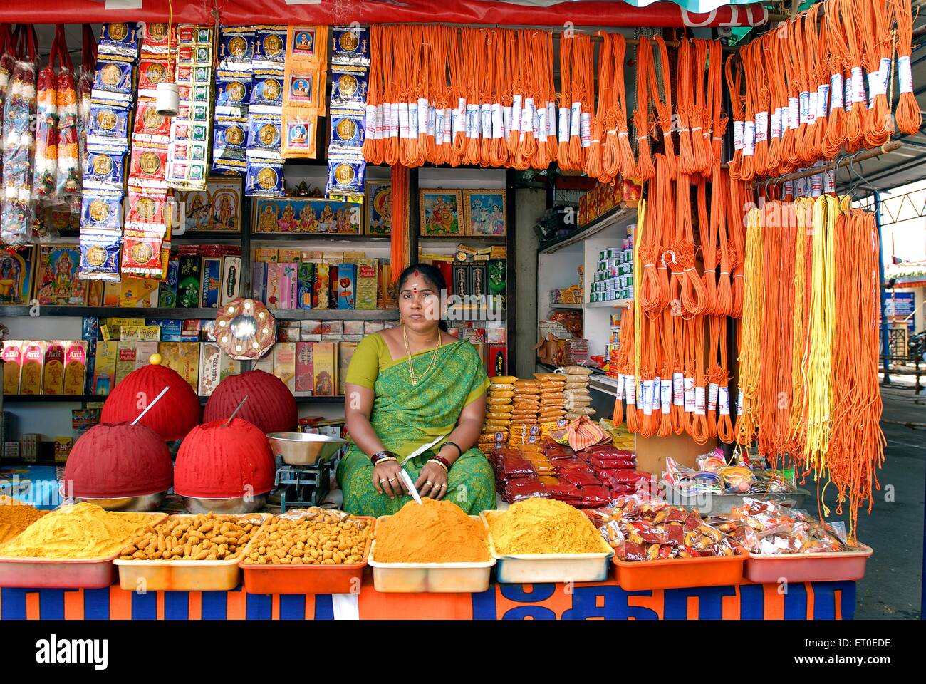 Temple Shop High Resolution Stock Photography and Images Alamy