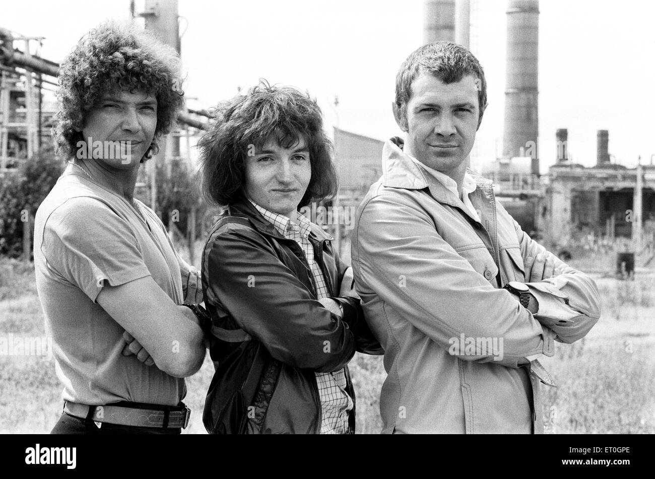 18 year old script writer Stephen Lister meets the stars of The Professionals, Martin Shaw and Lewis Collins, 16th August 1979. Stephen submitted a script, which was accepted, and is the idea for this particular episode called The Purge of CI5. Stock Photo