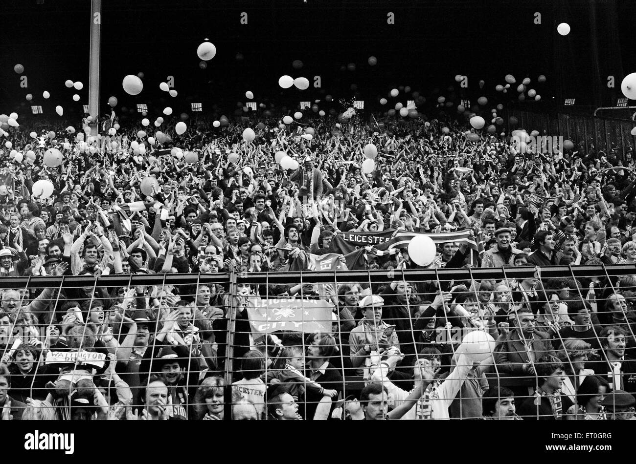FA Cup Semi Final match at Villa Park. Tottenham Hotspur 2 v Leicester City  0. Excited Leicester fans greet their team from the Holte End at Villa  Park. 3rd April 1982 Stock Photo - Alamy
