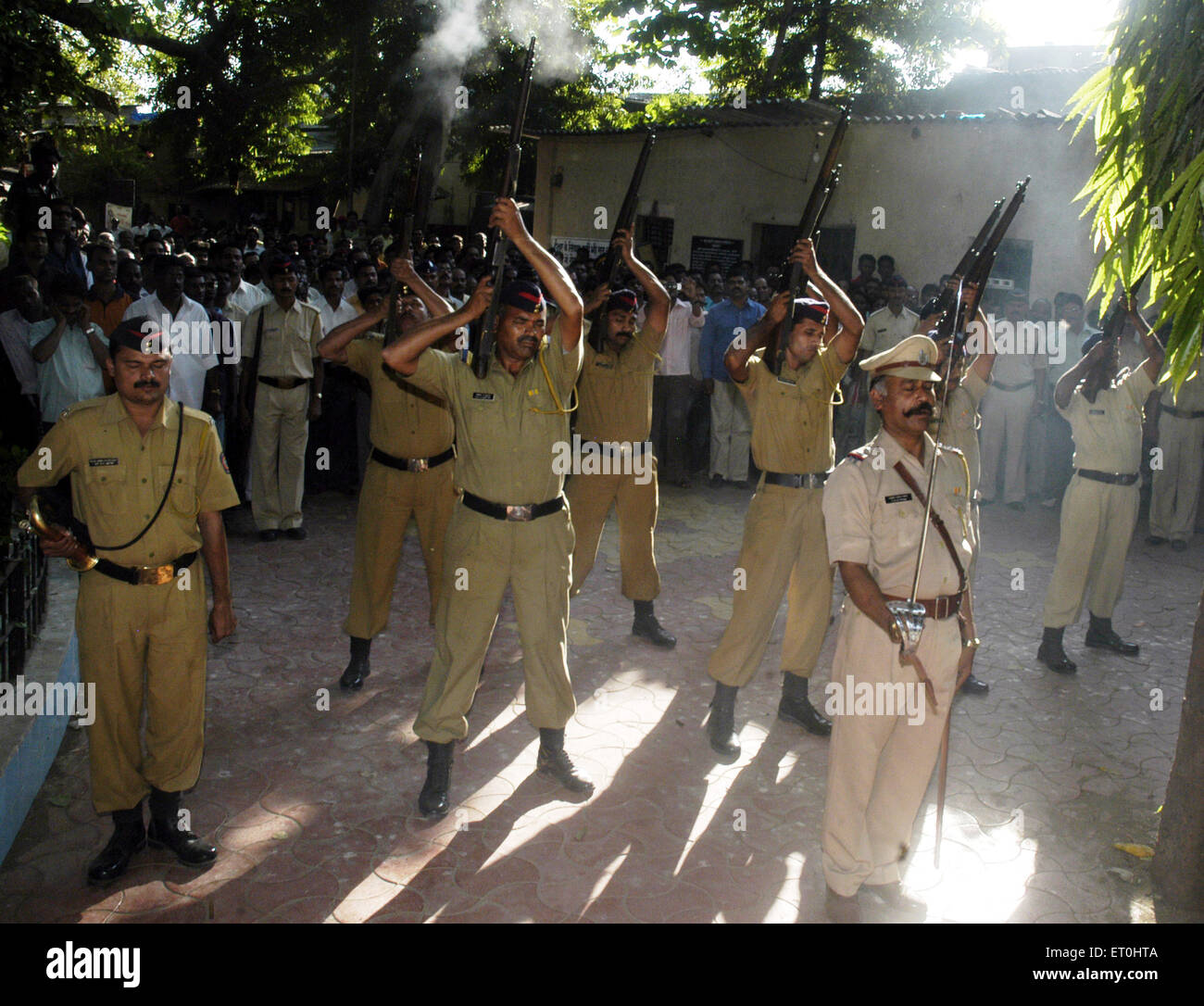 Guard honour funeral procession of encounter specialist Shashank Shinde killed Deccan Mujahideen terrorists terror attack Mumbai Stock Photo