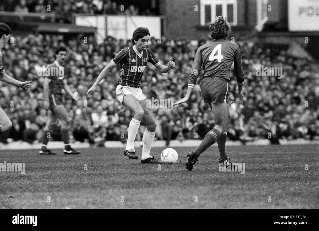 English League Division One match at  Filbert Street. Leicester City 0 v Liverpool 1.  Leicester's  Alan Smith on the ball.   6th April 1985. Stock Photo