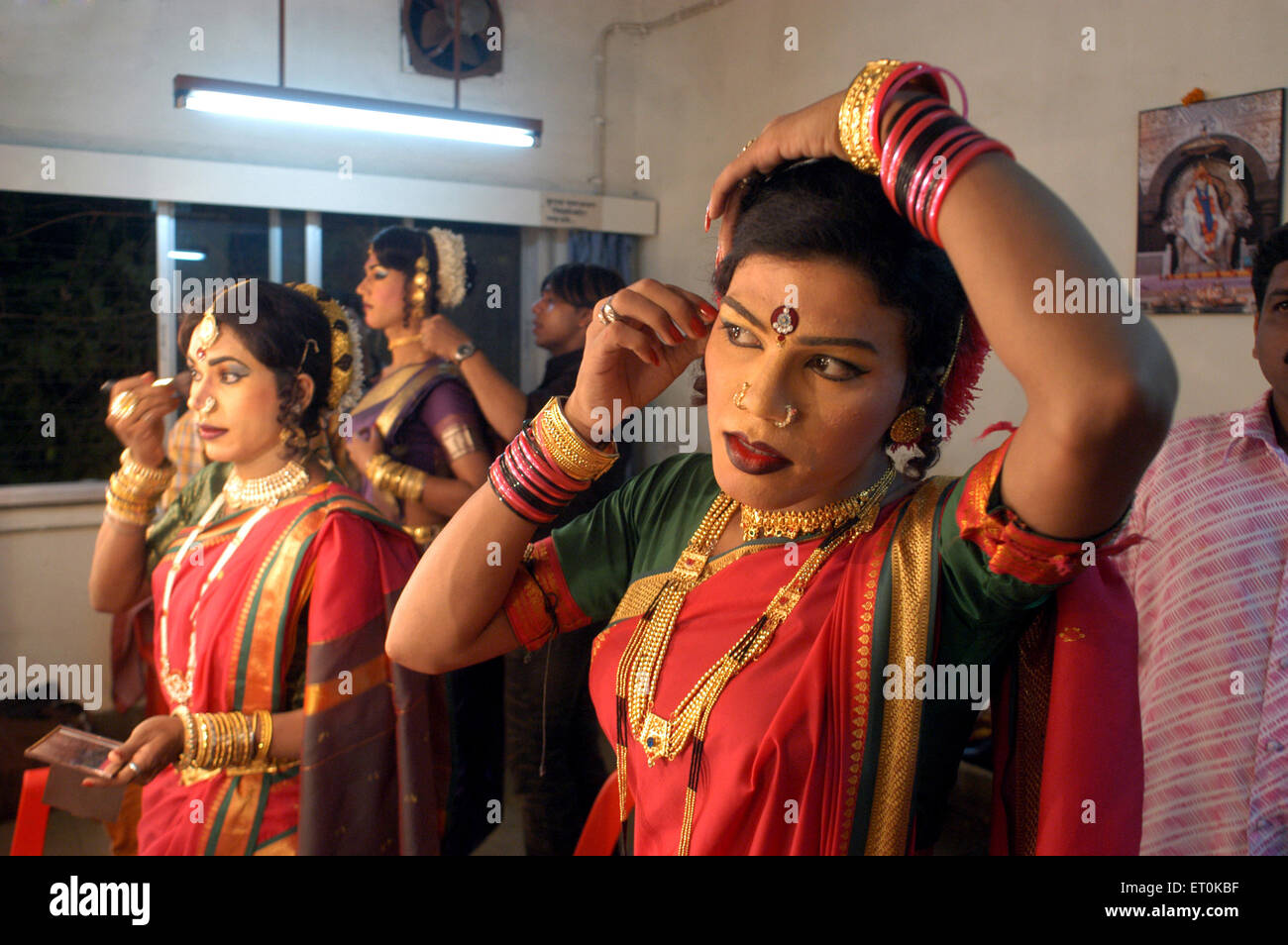 male actors, traditional Marathi theatre, Bin Baicha Tamasha, India Stock Photo