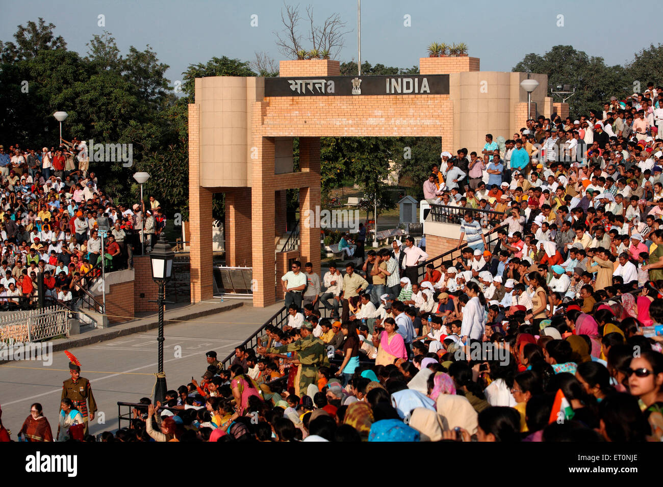 Huge border crowd hi-res stock photography and images - Alamy