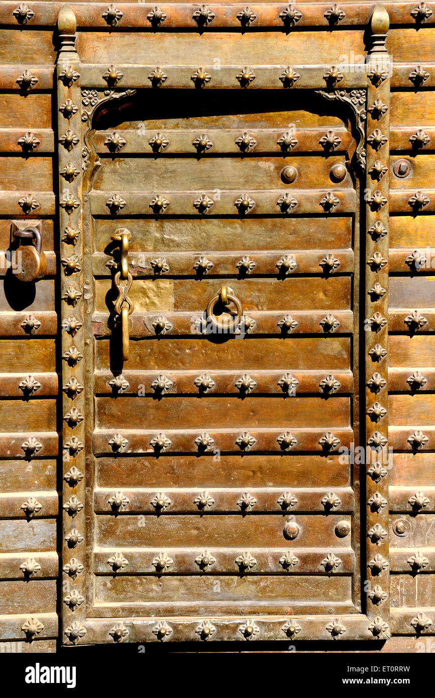 Haveli old wooden door, Fatehpur, Shekhawati, Sikar, Bikaner, Rajasthan, India Stock Photo