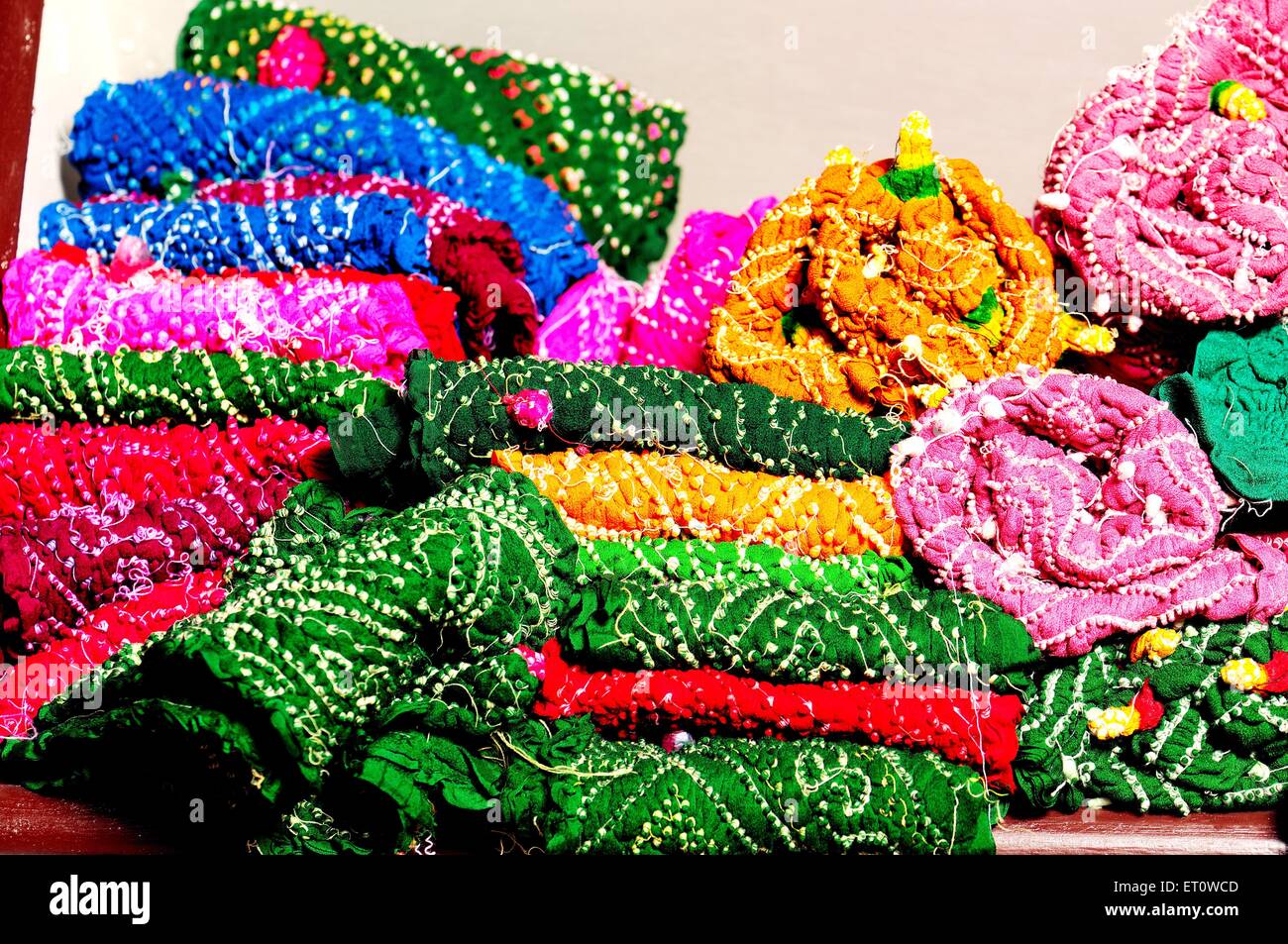 Tie dye fabrics india hi-res stock photography and images - Alamy