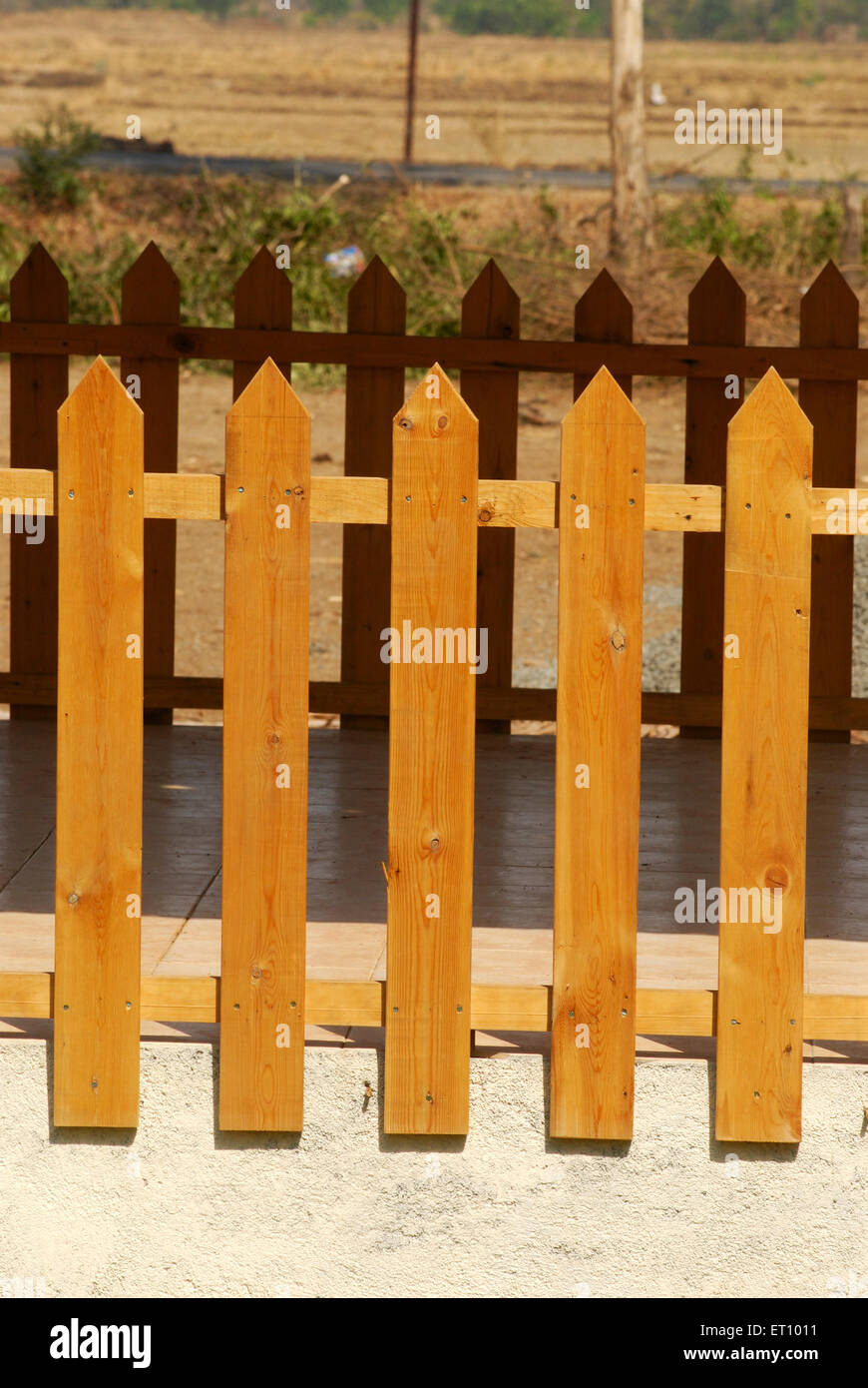 wood railing, wooden guard rail Stock Photo Alamy