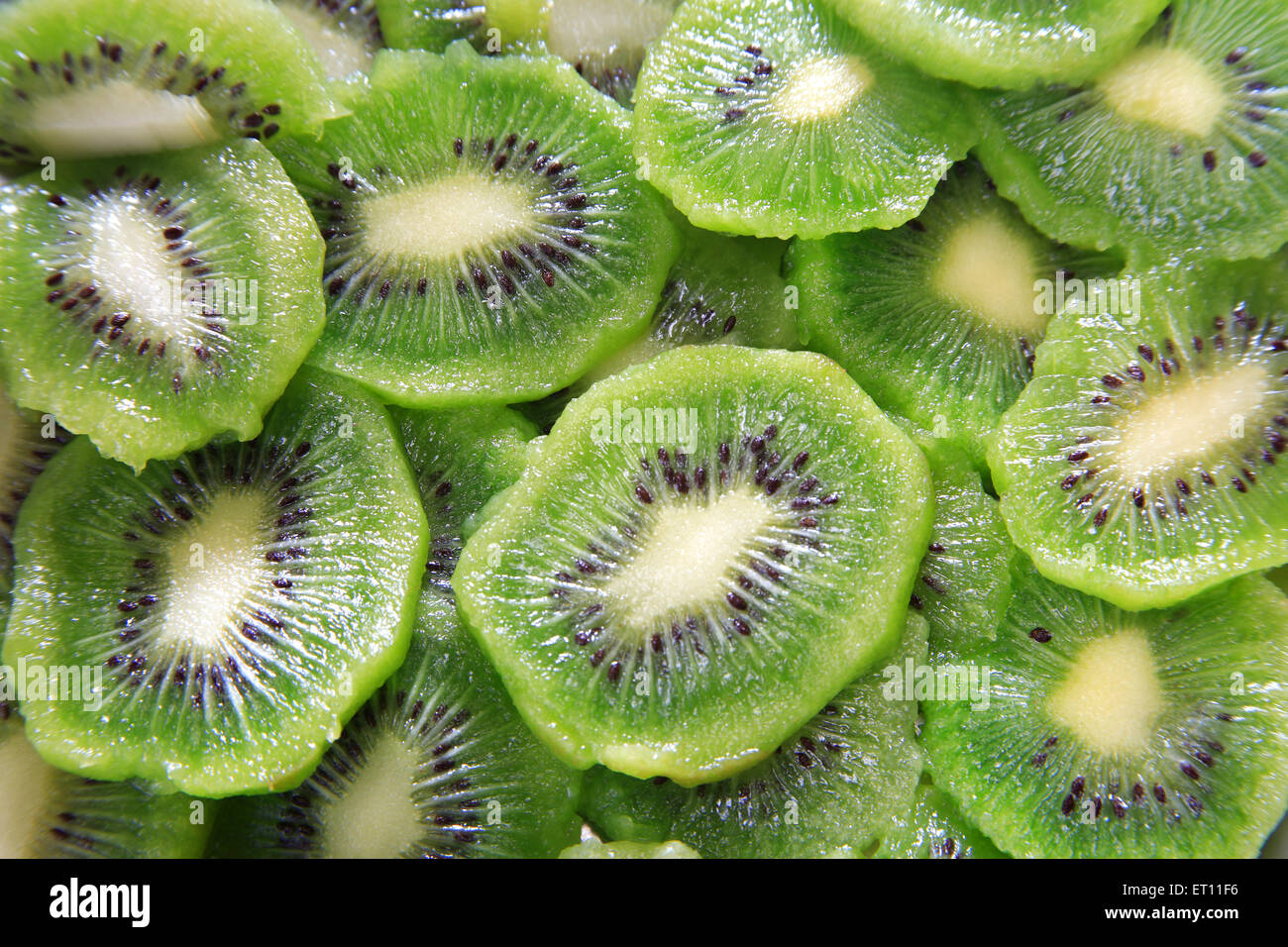 kiwi , kiwifruit , kiwi fruit , kiwi fruit slices , Chinese gooseberry